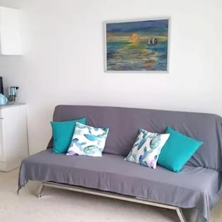 Cosy Seaside Apartment: Vue At Grau Du Roi Apartment
