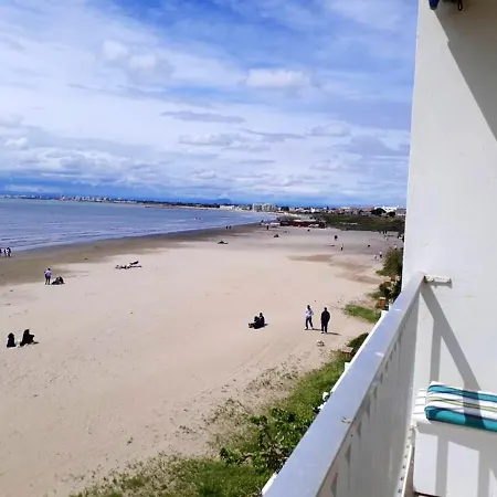 Cosy Seaside Apartment: Vue At Grau Du Roi Le Grau-du-Roi